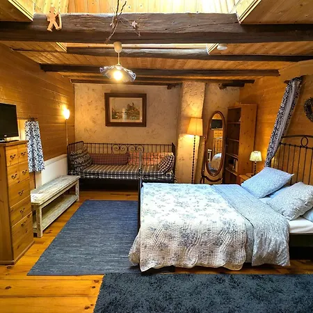 Fleur Bleue, Les Volets Bleus 3* Laneuvelotte