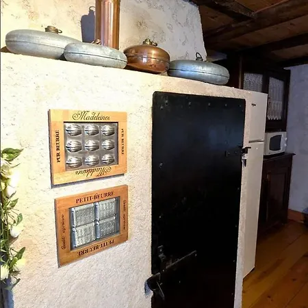 Fleur Bleue, Les Volets Bleus Bed & Breakfast 3*